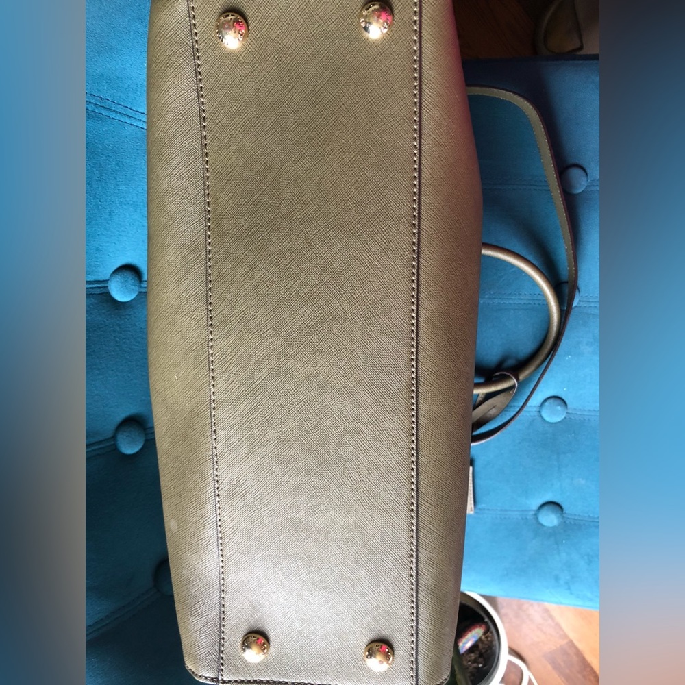 Michael Kors Large Saffiano Hamilton Tote-Olive Green - Picture 6 of 9